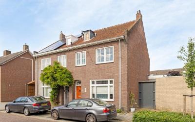 Meerstraat 27