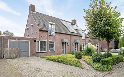 van Rummenstraat 25