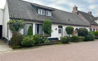 Dorpsstraat 25