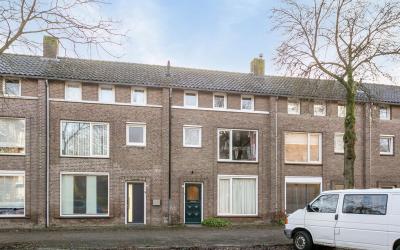 Jan van de. 9