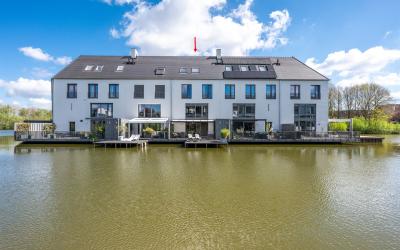 Waterfront 375