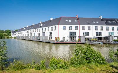 Waterfront 379