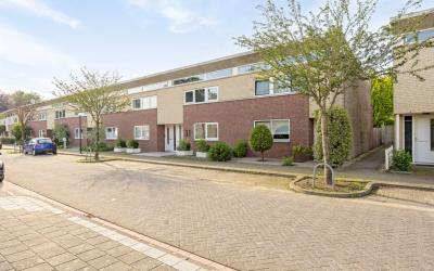 Koninginnes. 33