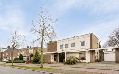Monseigneur Geurtsstraat 35