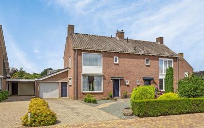 Grotestraat 27