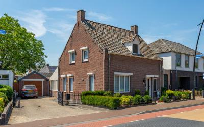 Breestraat 56