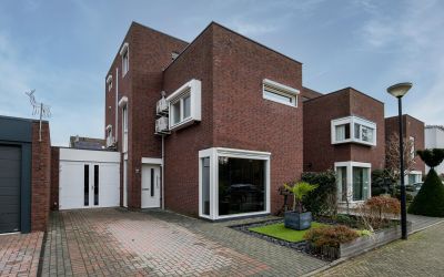 Amber 23