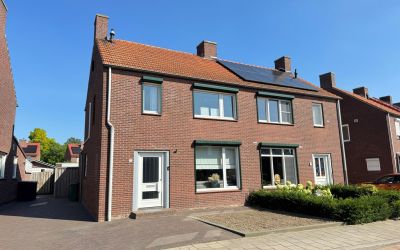 Oude Venlos. 77