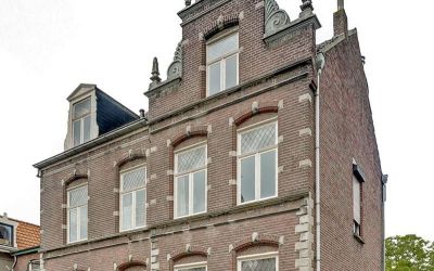 Raadhuisplein 18