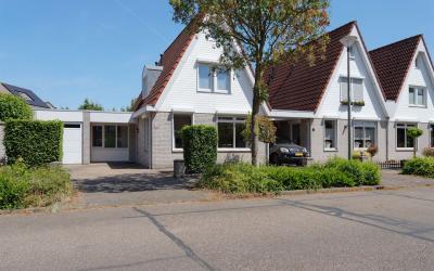 Stuksbeemden 36