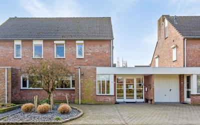 Stuksbeemden 151