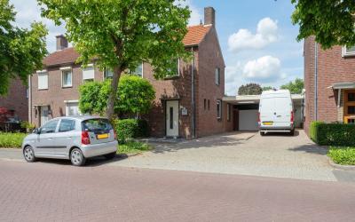Mgr Joosten. 6