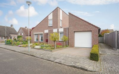 De Akkervrouw 8