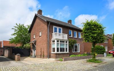 Maasstraat 12