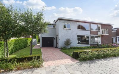 Smits van Oyenlaan 10
