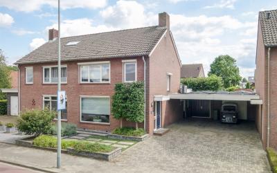Onze Lieve. 8-B