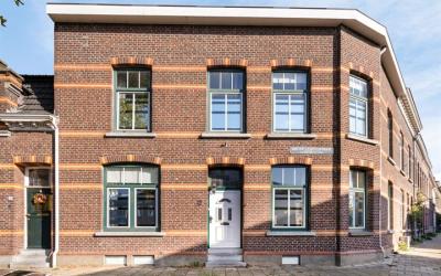 Dokter Leurszijstraat 2