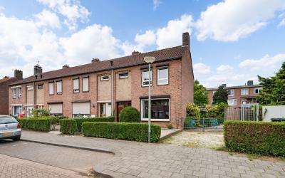 Jan Pieters. 10