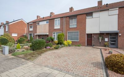 Mezenstraat 13