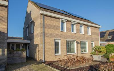 In het Tien. 34