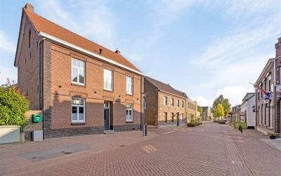 Dorpsstraat 84