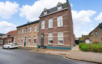 Dorpstraat 12
