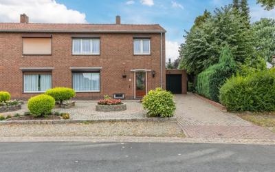 Dorpsstraat 8