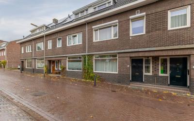 Overhovener. 18