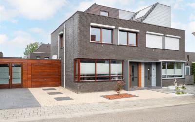 Stijn Streu. 6