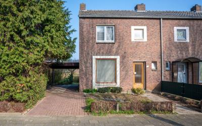 Broeksittar. 104