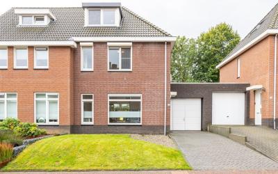 Spoorstraat 81