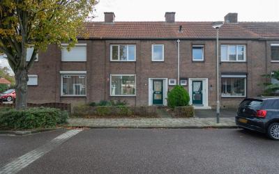 Pastoor van. 33