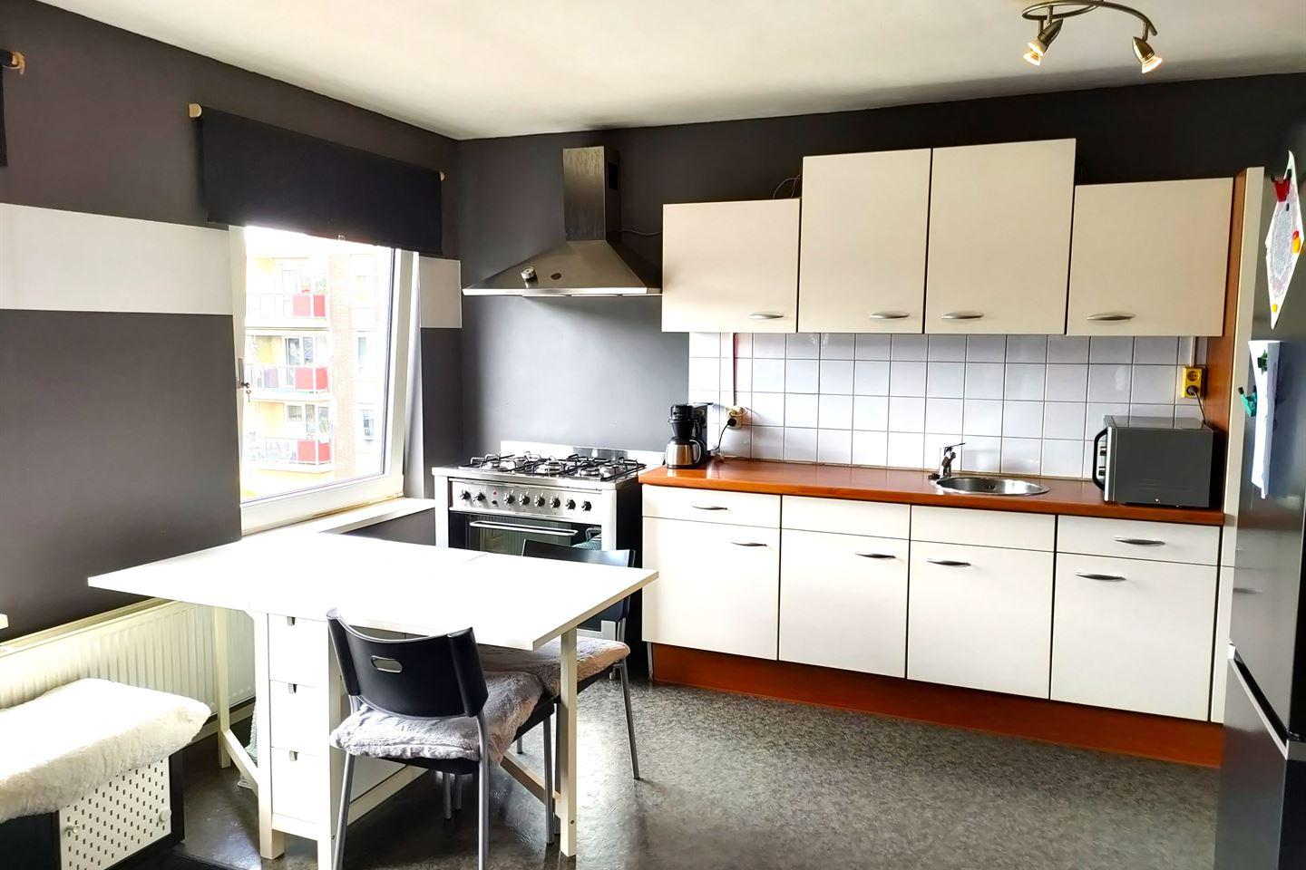 Appartement te koop: Burg. Lemmensstraat 210C, Geleen