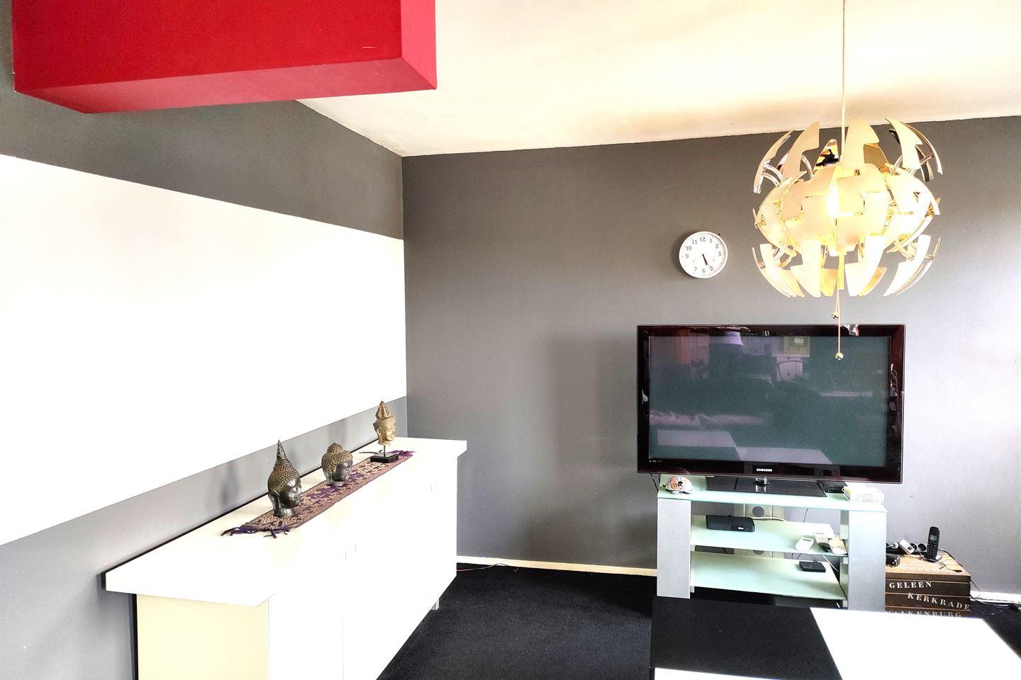 Appartement te koop: Burg. Lemmensstraat 210C, Geleen