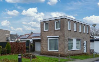 Van Lenneps. 2