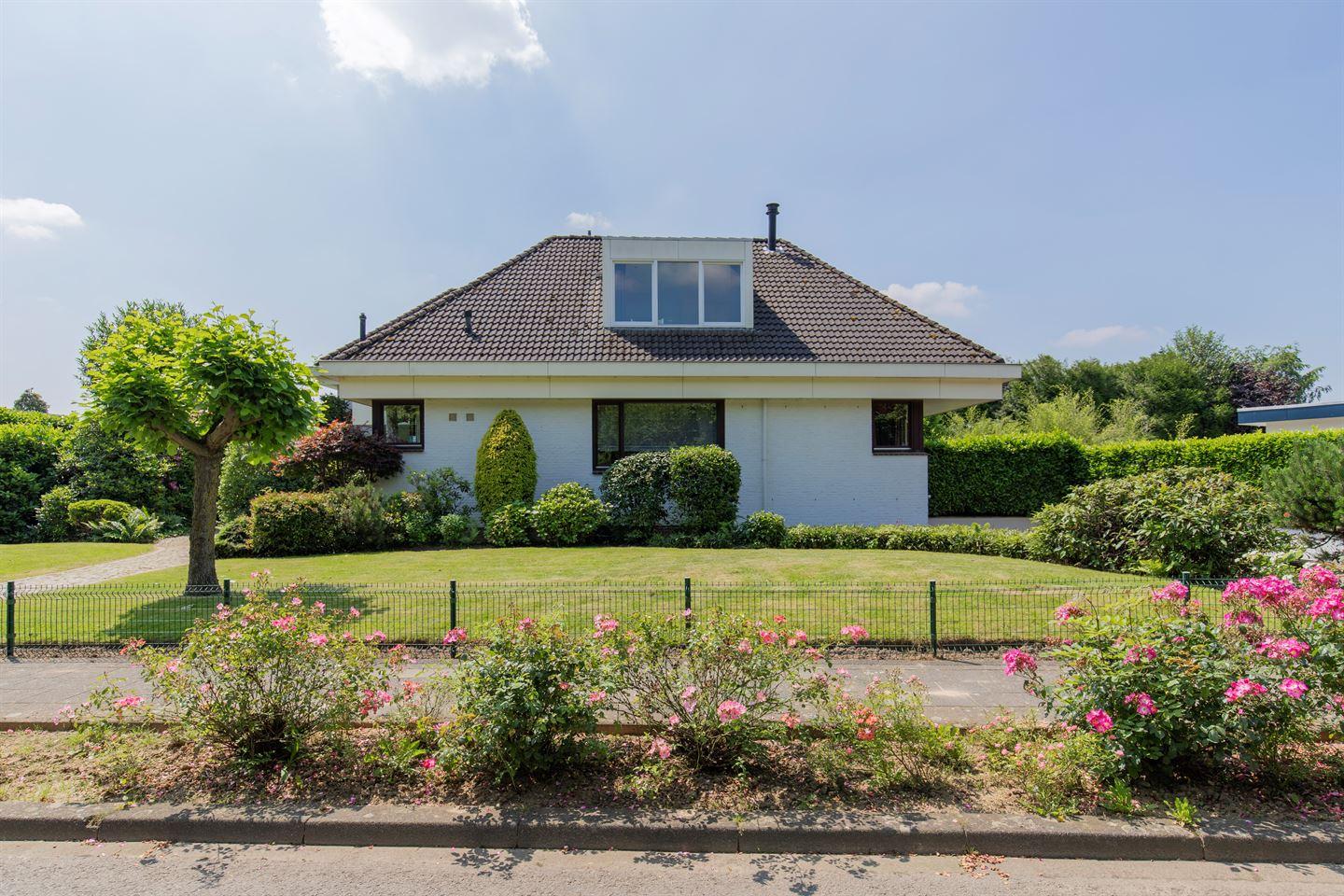 Vrijstaande woning te koop: Parallelweg 12, Spaubeek