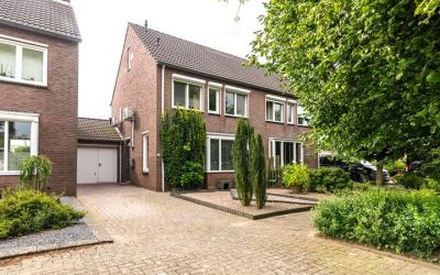 Op de Aks 48