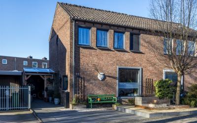 Laan in den. 49