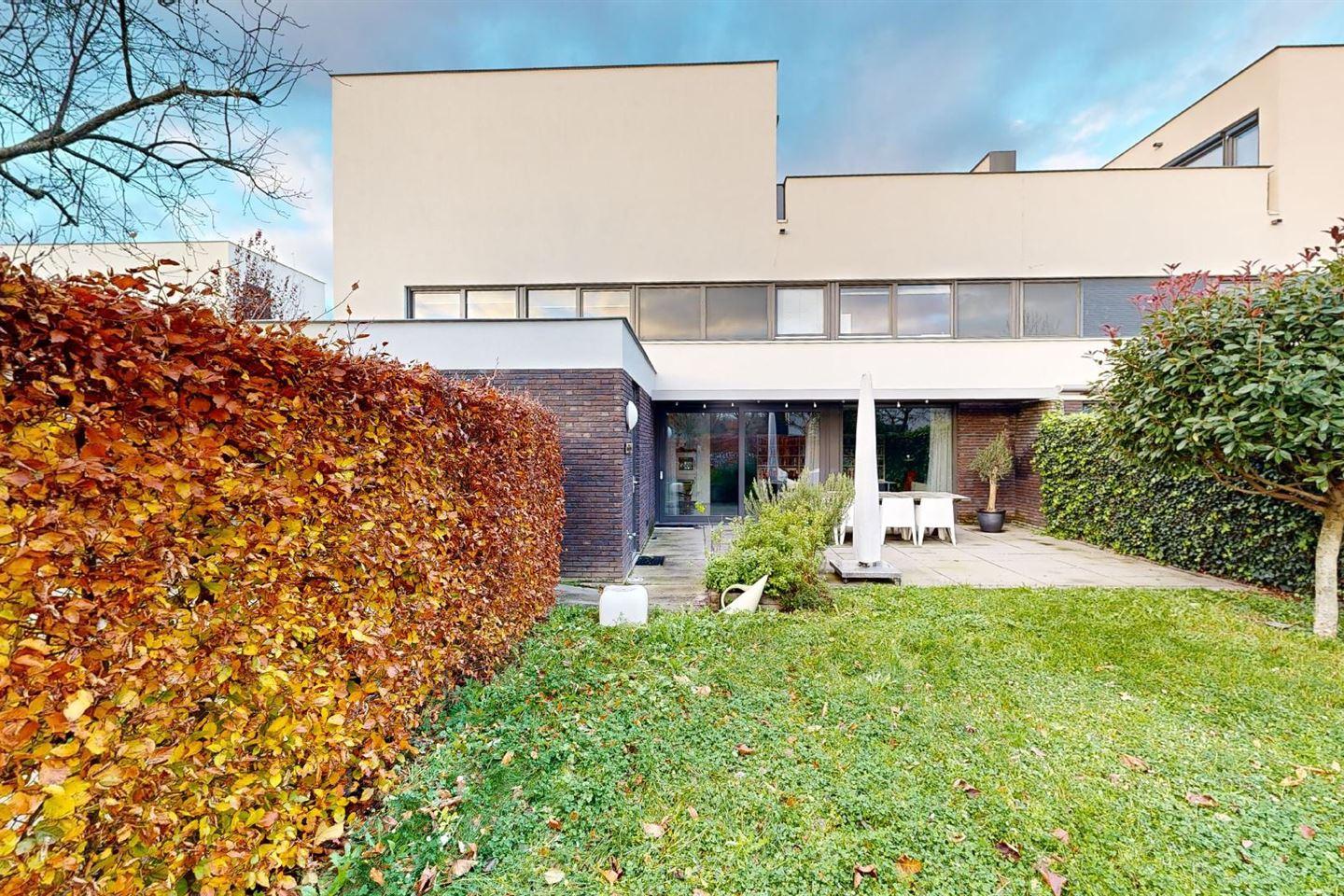 Twee-onder-één-kap te koop: Savelsbosch 23, Maastricht