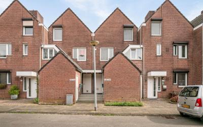 Aan het Val. 13-B