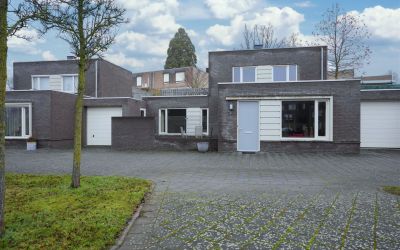 Achter den. 30