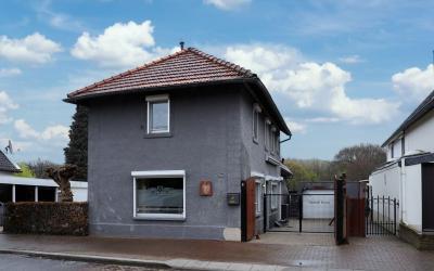 Broekhuizen. 42