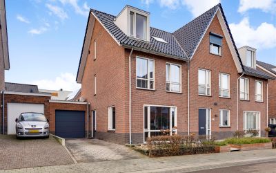 Donker Curt. 9