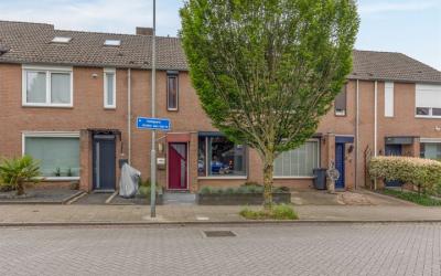 Achter den. 51