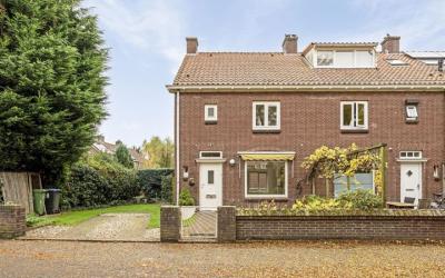 Ahornstraat 1