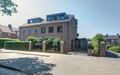 Weg door Jo. 27