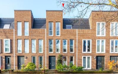 Koninginnel. 135