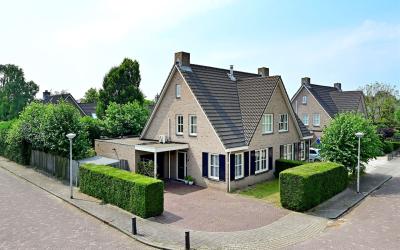 Steenacker 8
