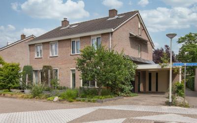 Esdoornhof 2