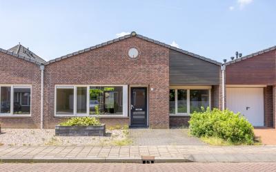 Burg.van Banningstraat 9